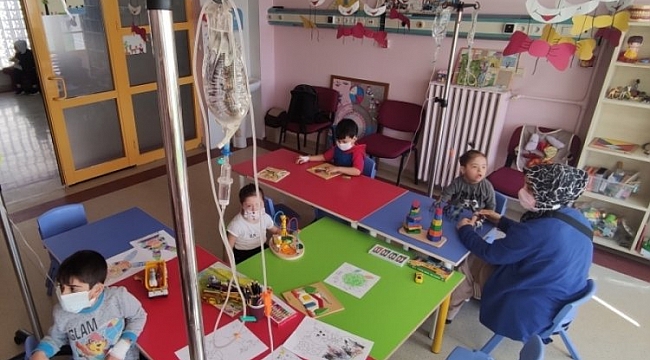 Bursa'da çocuklar iyileşirken öğreniyor