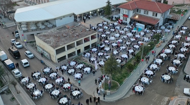 Bursa'da iftar bereketi sokaklara taştı