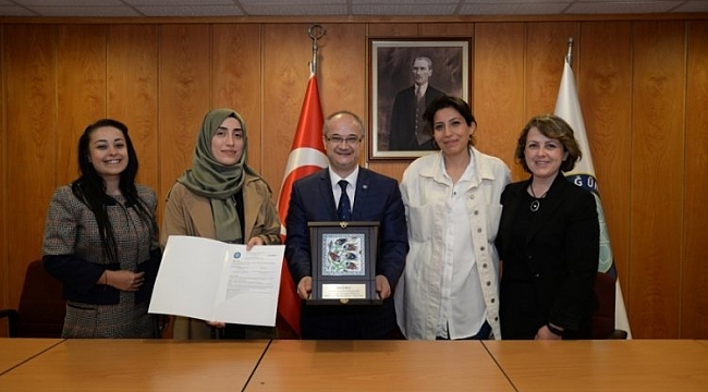 Bursa'da üniversite öğrencilerine burs ve staj desteği