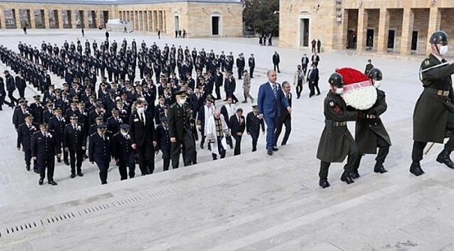 Emniyet teşkilatından Anıtkabir'e anlamlı ziyaret.