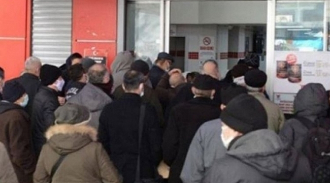 Et ve süt kurumunda indirim sonrası kuyruklar oluştu
