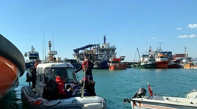 İzmir açıklarında 135 kaçak göçmen kurtarıldı