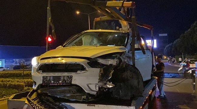 Aydın'da iki otomobil çarpıştı: 2 yaralı