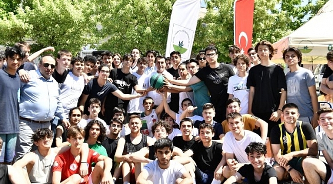 Başkan Dündar, potada gençlerle buluştu