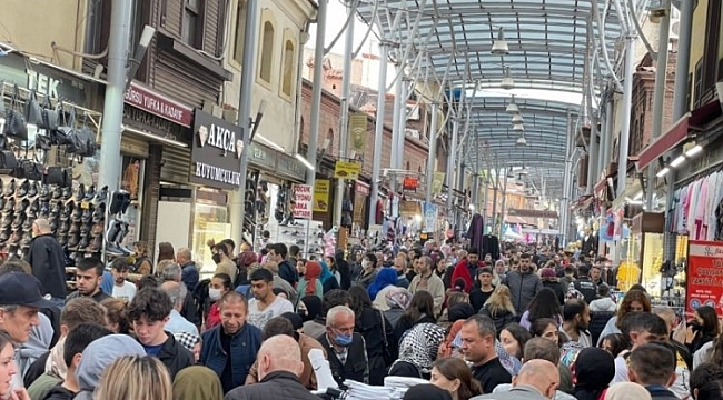Bursa'da çarşı pazarda bayram bereketi