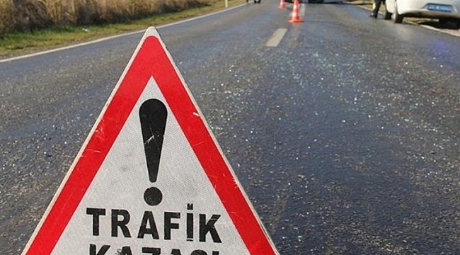 Öğrencileri taşıyan minibüs tıra çarptı