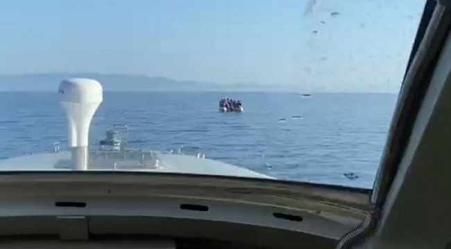 Yunanistan'ın geri ittiği düzensiz göçmenler kurtarıldı