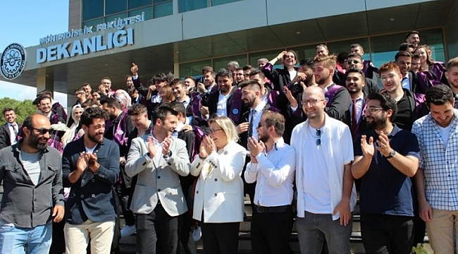 İMO Bursa yönetimi mezuniyet gururu yaşadı