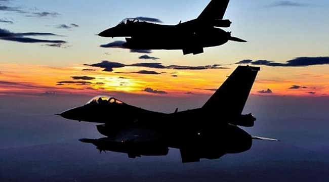 İsrail savaş uçakları Gazze'de bir bölgeyi vurdu