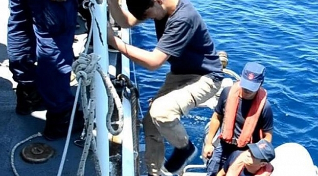 İzmir açıklarında 154 kaçak göçmen kurtarıldı