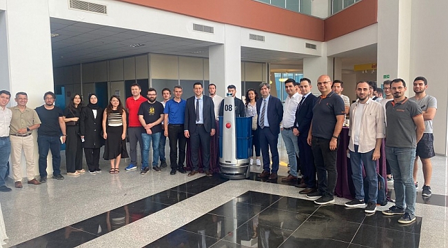 UÜ'de Otonom servis aracı tasarımı sergilendi