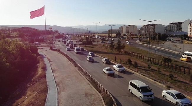 43 ilin geçiş noktasında trafik yoğunluğu