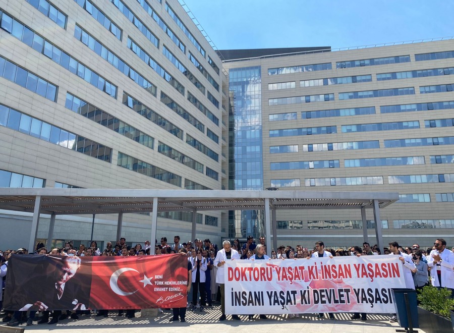 Ankara'da sağlıkçılardan eylem