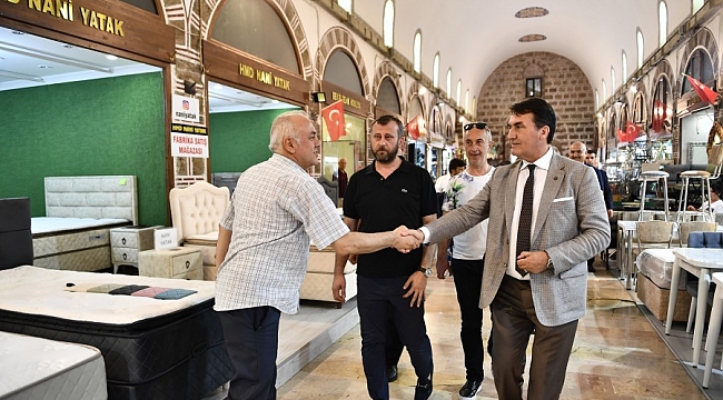 Başkan Dündar esnafla bayramlaştı