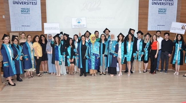 BTÜ'lü mimarların mezuniyet heyecanı