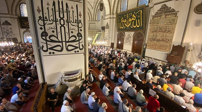 Bursa'da camiler bayram namazında doldu taştı