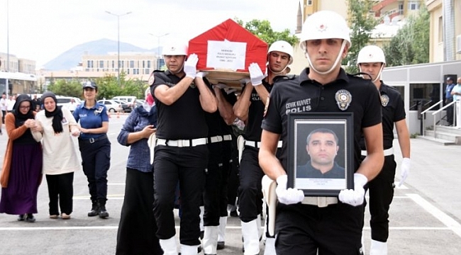 Kalp krizinden hayatını kaybeden polis için tören