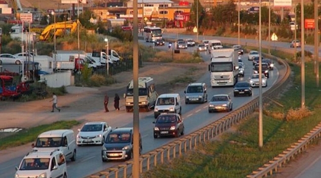 Kırıkkale'de tatil dönüşü trafik yoğunluğu