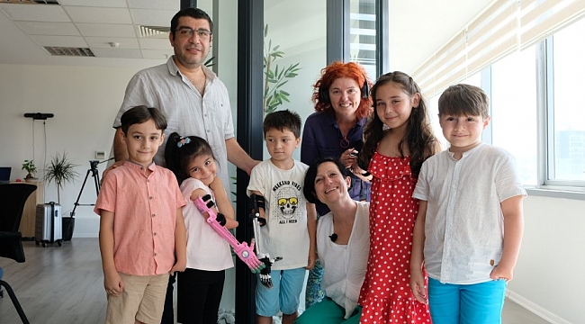 Nilüfer'de robot eller çocukların yüzünü güldürdü