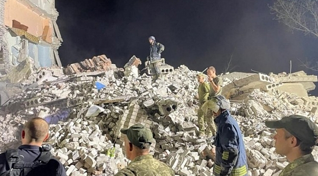 Rusya Donetsk'te apartman vurdu