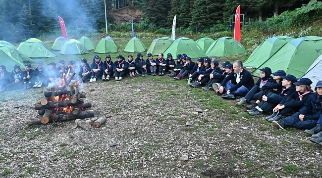 Uludağ eteklerinde izcilerin kamp keyfi
