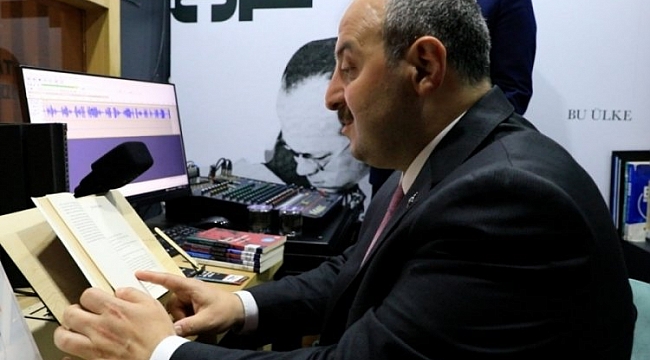 Bakan Varank kitap seslendirdi