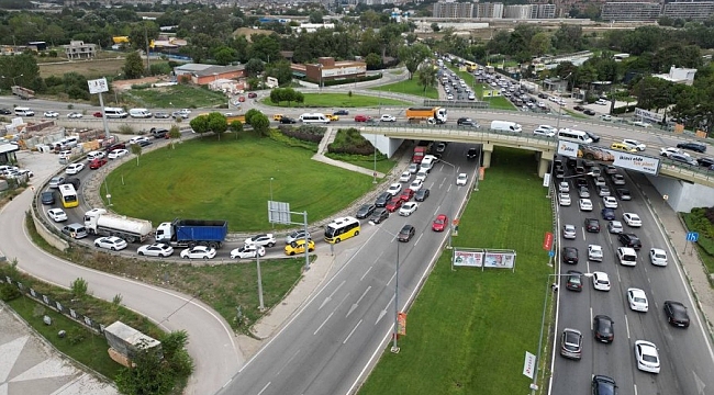Bursa'da ilk ders zili çaldı, trafik kilitlendi!