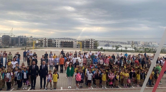 Bursa'da ilk ders zili İl Milli Eğitim Müdüründen
