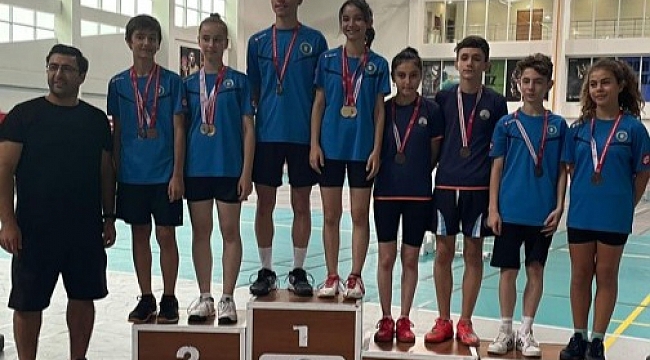 Büyükşehir Belediyesporlu badmintonculardan 13 madalya
