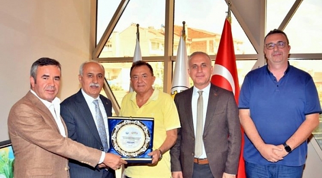 Davut Aydın Saim Bolaca'yı ziyaret etti