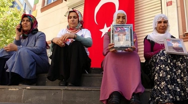 Diyarbakır'da evlat nöbeti bin 107'nci gününde
