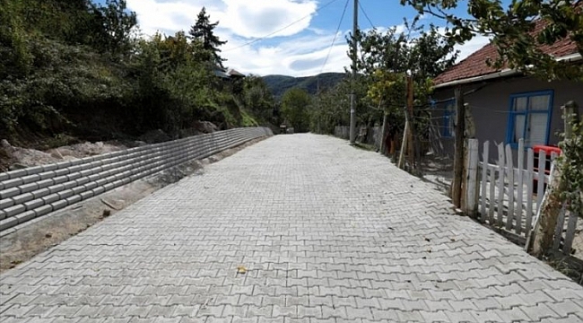 İnegöl'de parke taşı çalışmaları sürüyor