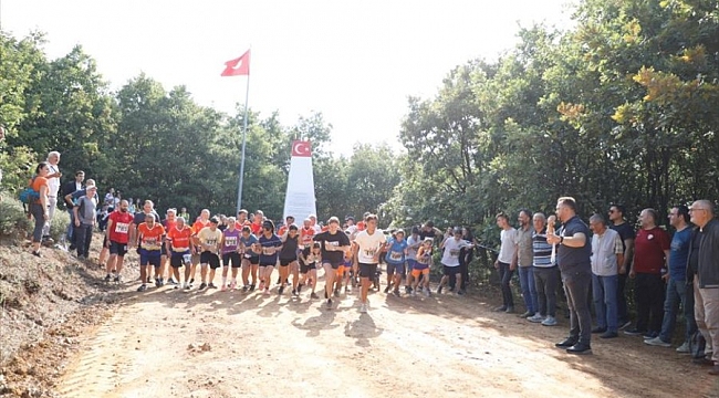 İnegöllü doğaseverler, şehitlerin anısı için yürüdü