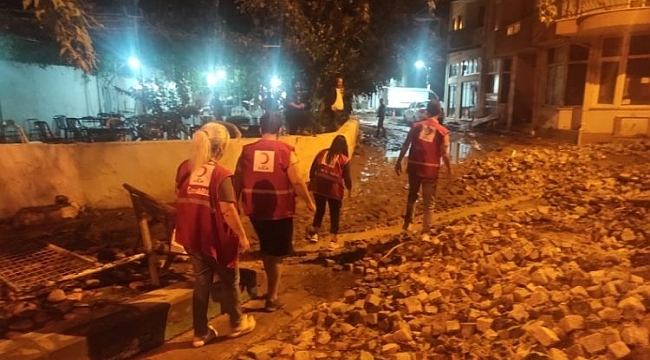 Kızılay sel zedelerin yardımına koştu