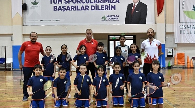 Osmangazili badmintoncular ışık saçıyor