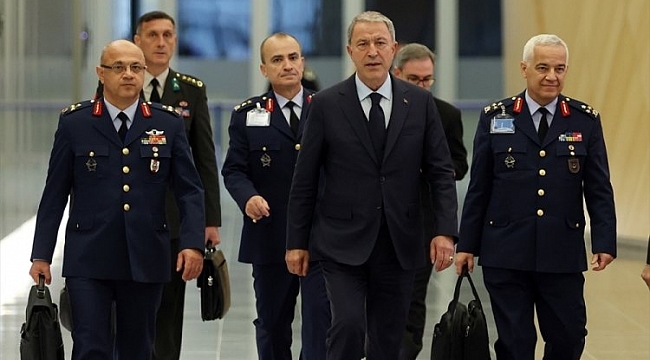 Bakan Akar, NATO Karargahı'nda mevkidaşları ile görüşüyor