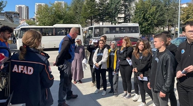 Bilecik'de AFAD ekipleri stant açtı
