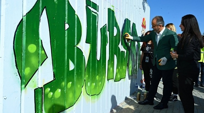 Bursa'da duvarlar tuvale dönüştü