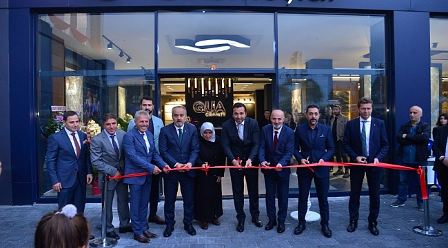 Bursa'nın en yeni plazasında görkemli açılış