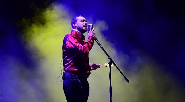Cem Adrian'dan Bursa'da muhteşem konser