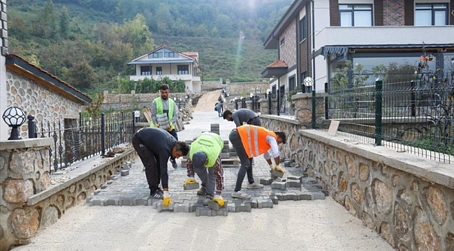 İnegöl'ün mahallelerinde yol çalışmaları devam ediyor