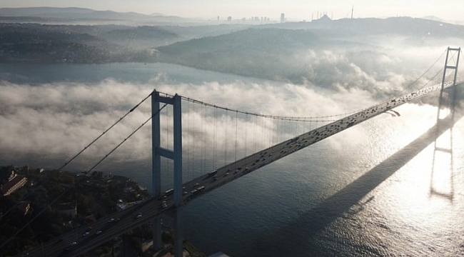 İstanbul Boğazı'nda gemi trafiğine sis engeli