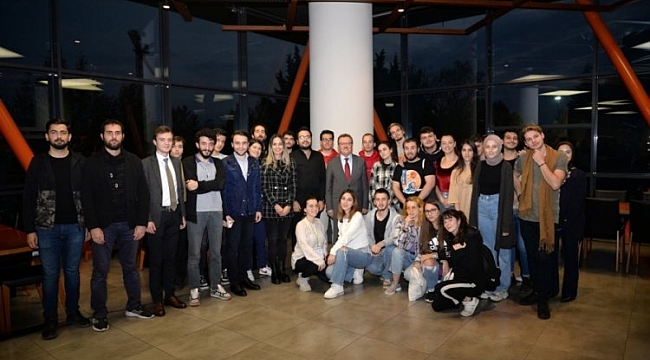 UÜ Rektörü Kılavuz, misafir öğrencilerle buluştu