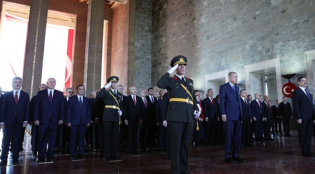 Anıtkabir'de resmi tören düzenlendi