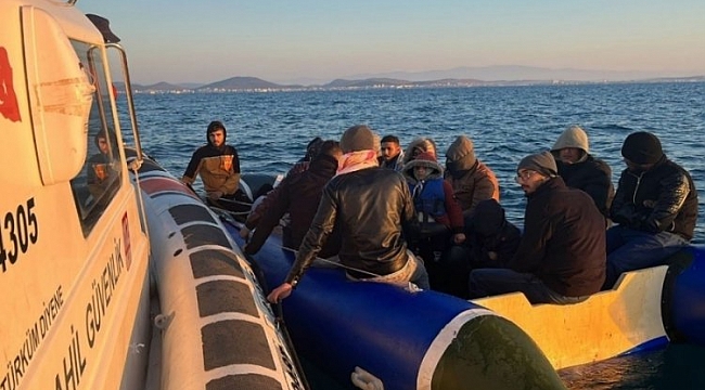 Ayvalık açıklarında 19 düzensiz göçmen kurtarıldı
