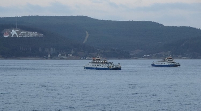 Çanakkale'de feribot seferlerine fırtına engeli