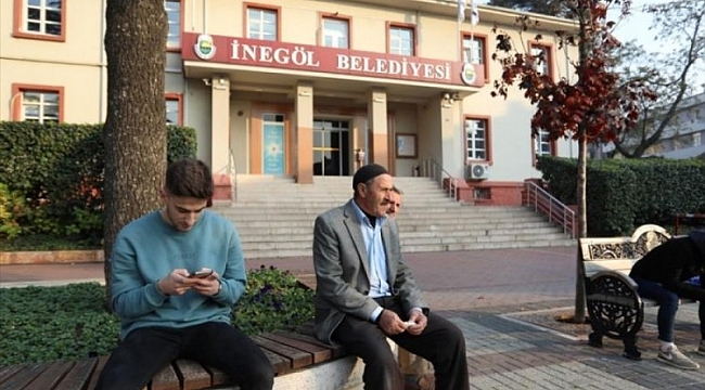 İnegöl'de vatandaşlardan wifi noktalarına yoğun ilgi