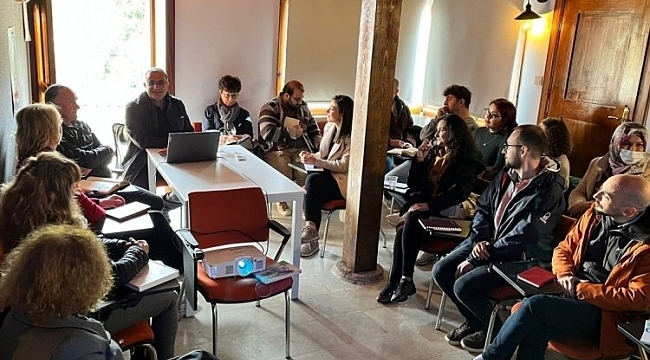 Nilüfer'de Kemal Varol roman yazmanın inceliklerini anlattı