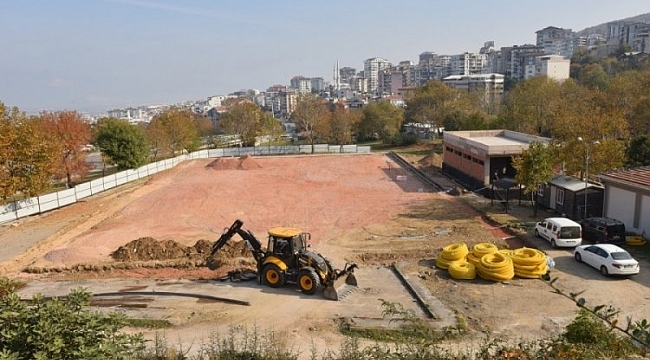 Yıldırım'a 2 halı saha daha