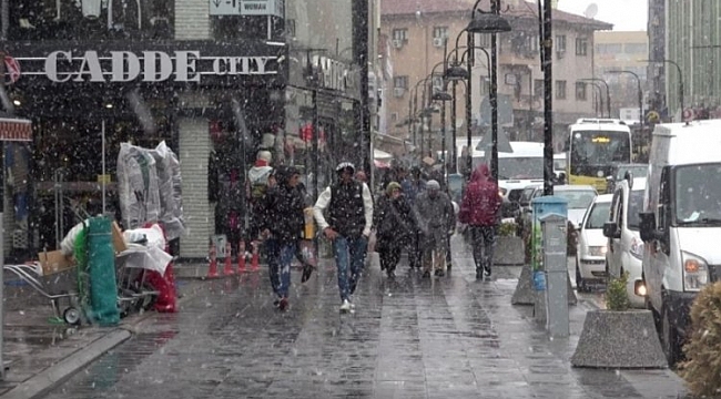 Aksaray'da mevsimin ilk karı yağdı